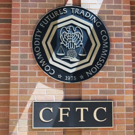 يحدد رئيس CFTC القواعد الجديدة لأسواق DeFi وأسواق الأحداث