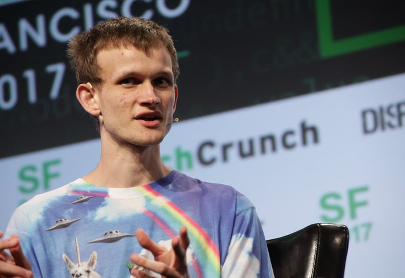 Vitalik Buterin se distancia de la estrategia de inteligencia artificial de FLI mientras defiende su donación de 500 millones de dólares a SHIB